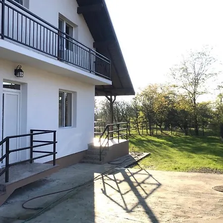 Nest * Banesti